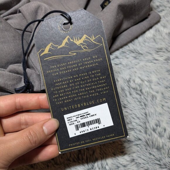 NEW United By Blue Gray TShirt Mountains V-Neck Graphic Tee T-Shirt XS - Picture 3 of 7